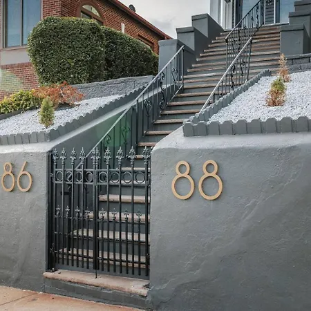 Luxury Designer 2br With Sunroom Apartment *