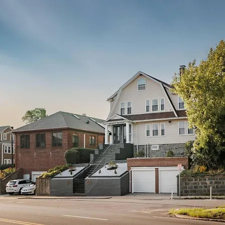 Apartment Luxury Designer 2br With Sunroom