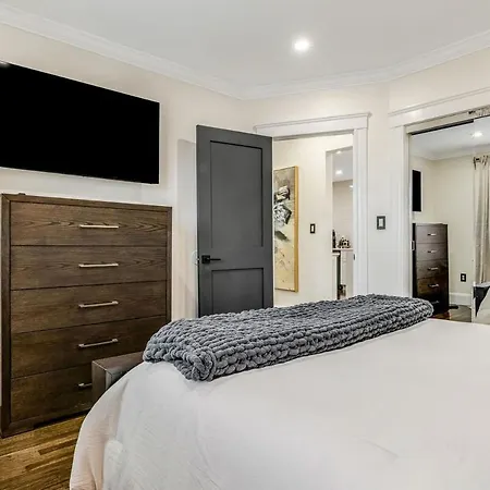 Luxury Designer 3br - Office - Sunroom - Garage - Boston