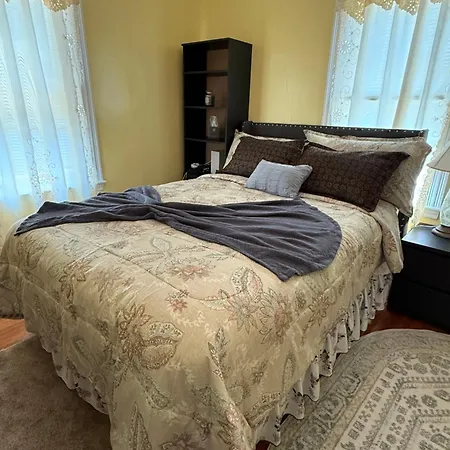Paradise Cove Oasis 4 Bedroom In Apartment Boston