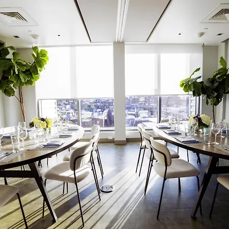Yotel Hotel 4*