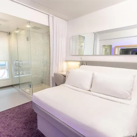 Yotel 4*