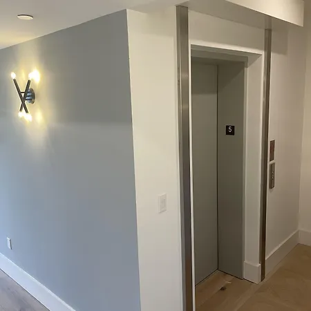 The Monty Apartment *