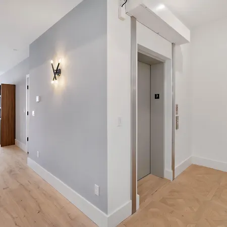 The Monty Apartment *