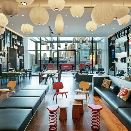 Hotel Citizenm North Station 4*