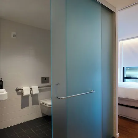 Hotel Citizenm North Station 4*
