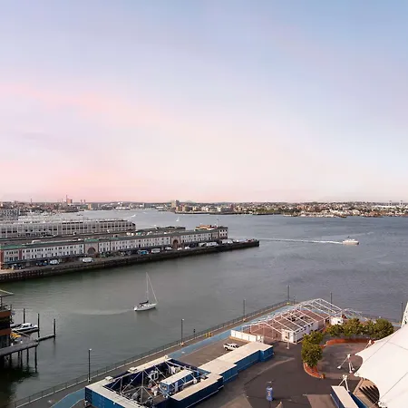 Hyatt Place Boston/seaport District 3*