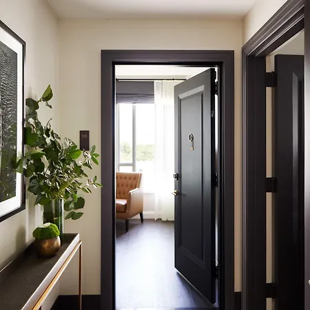 The Whitney Hotel 5*