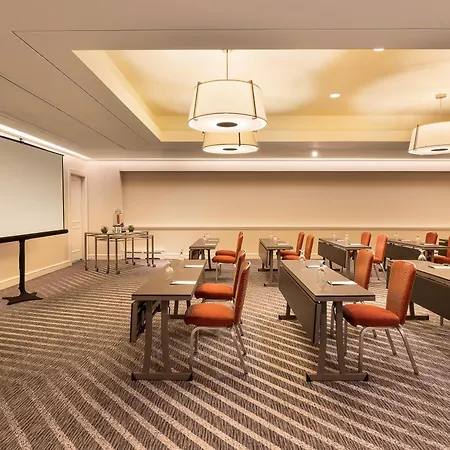 Hyatt Regency 4*