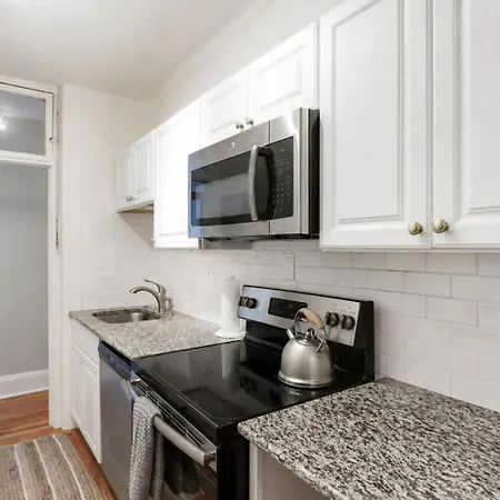 Apartment Bright City-view By Public Transport Boston