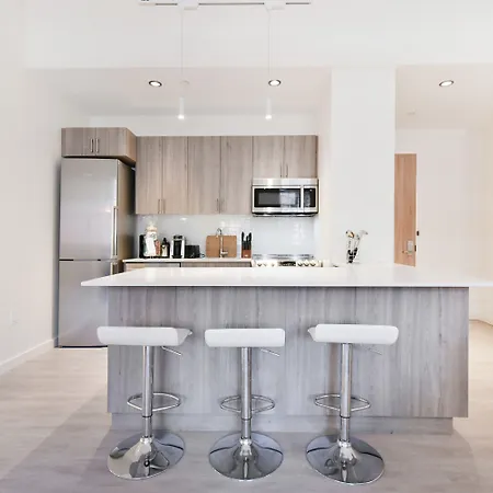 Global Luxury Downtown Apartment