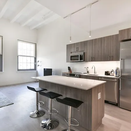 Global Luxury Downtown Apartment *
