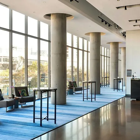 Aloft By Marriott Seaport District Hotel 4*