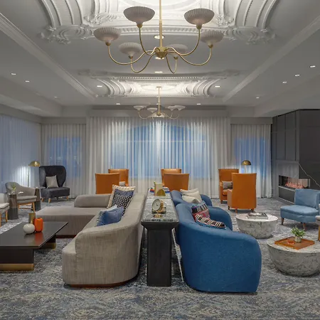 Commonwealth Hotel