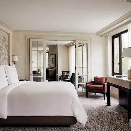 Four Seasons Hotel 5*
