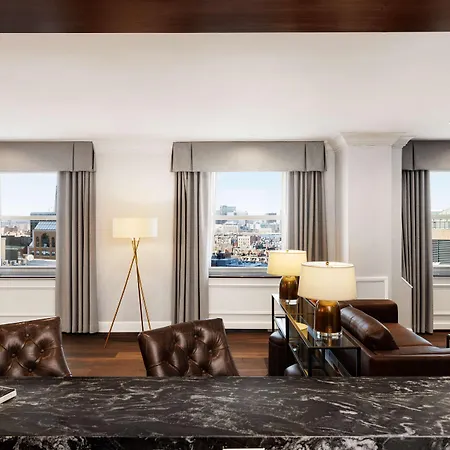 Hilton Park Plaza Hotel 4*