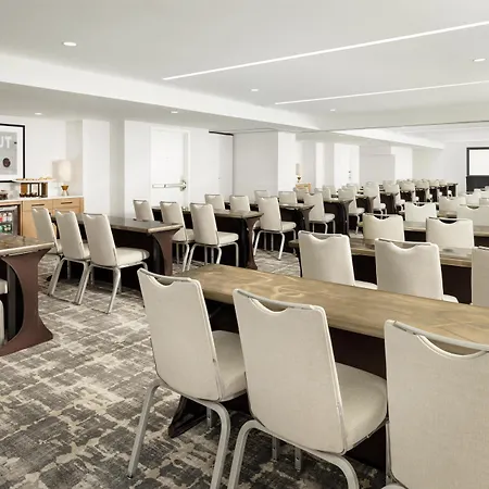 Hilton Back Bay Hotel