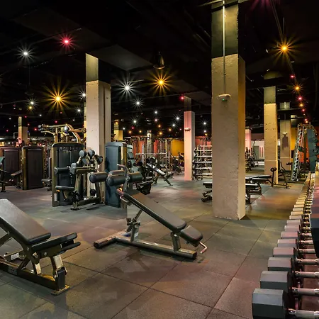Hilton Park Plaza 4*