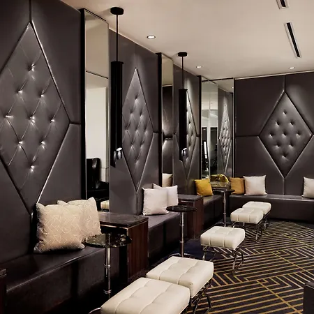 Hilton Park Plaza 4*