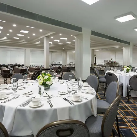 Hilton Park Plaza 4*