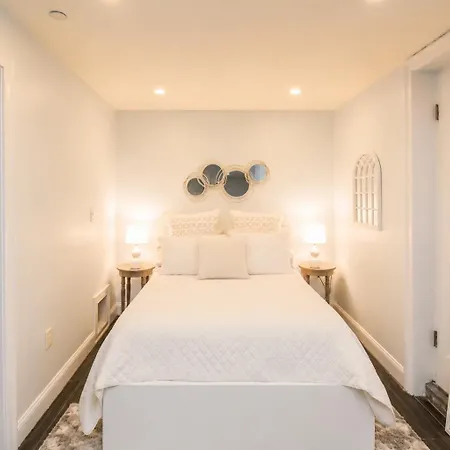 Renovated Studio, Steps To Mgh, Suffolk, Sleeps 4 Apartment Boston