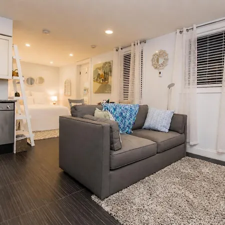 Renovated Studio, Steps To Mgh, Suffolk, Sleeps 4 Apartment Boston