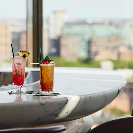 Raffles 5* Boston