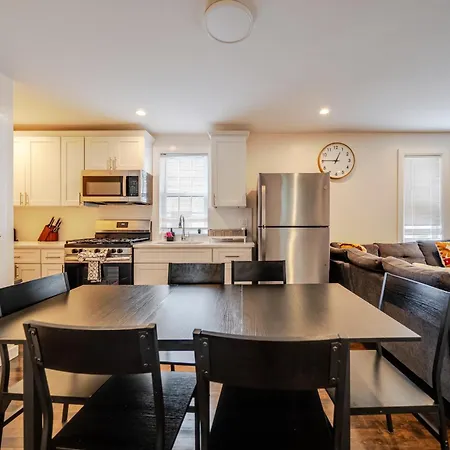 Stylish 4br Boston, Pet-friendly Near Savin Hill, I-93 & Red Line 30-1 Apartment Boston