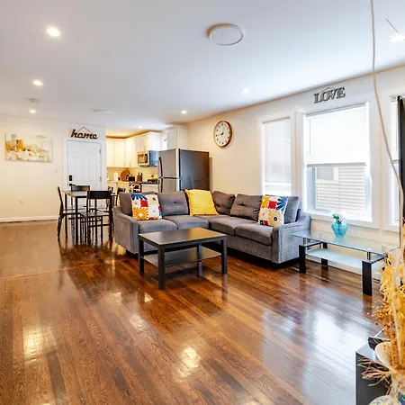 Stylish 4br Boston, Pet-friendly Near Savin Hill, I-93 & Red Line 30-1 Apartment *