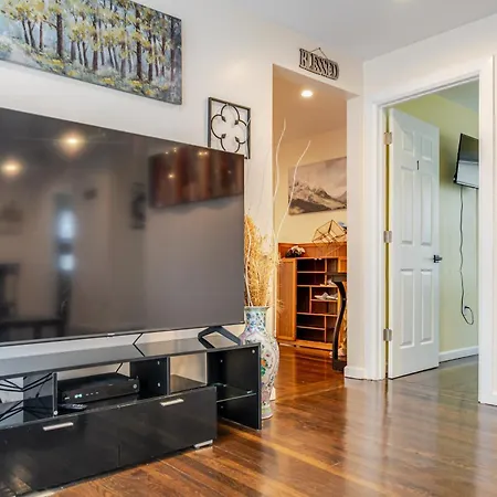 Stylish 4br Boston, Pet-friendly Near Savin Hill, I-93 & Red Line 30-1 Boston