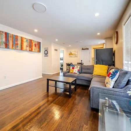 Stylish 4br Boston, Pet-friendly Near Savin Hill, I-93 & Red Line 30-1 Apartment