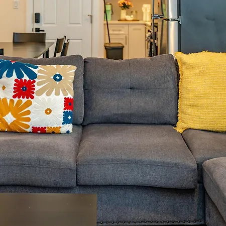 Stylish 4br Boston, Pet-friendly Near Savin Hill, I-93 & Red Line 30-1 Boston