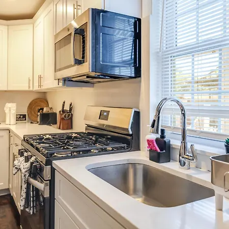Stylish 4br Boston, Pet-friendly Near Savin Hill, I-93 & Red Line 30-1 * Boston
