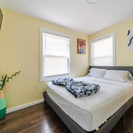 Stylish 4br Boston, Pet-friendly Near Savin Hill, I-93 & Red Line 30-1 *
