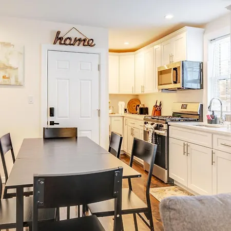 Stylish 4br Boston, Pet-friendly Near Savin Hill, I-93 & Red Line 30-1 Apartment