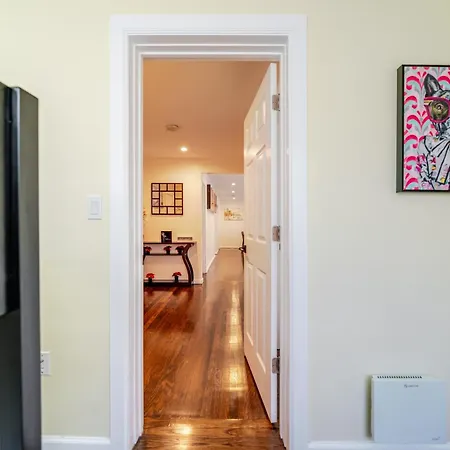 Stylish 4br Boston, Pet-friendly Near Savin Hill, I-93 & Red Line 30-1 Apartment Boston