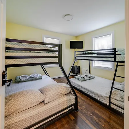 Stylish 4br Boston, Pet-friendly Near Savin Hill, I-93 & Red Line 30-1 *