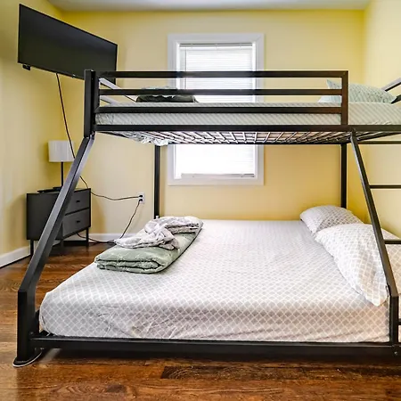Stylish 4br Boston, Pet-friendly Near Savin Hill, I-93 & Red Line 30-1 Boston