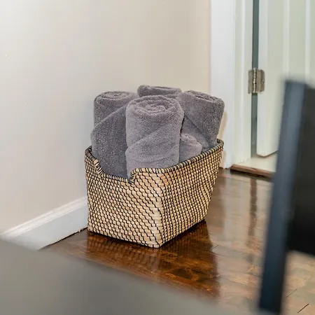 Stylish 4br Boston, Pet-friendly Near Savin Hill, I-93 & Red Line 30-1 * Boston