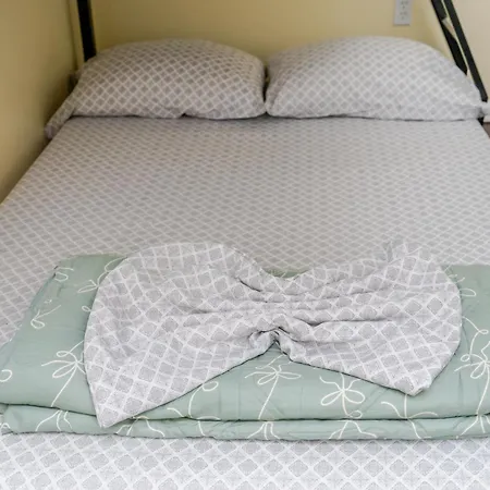Stylish 4br Boston, Pet-friendly Near Savin Hill, I-93 & Red Line 30-1 Apartment *