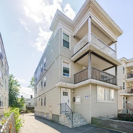 Stylish 4br Boston, Pet-friendly Near Savin Hill, I-93 & Red Line 30-1 Apartment Boston
