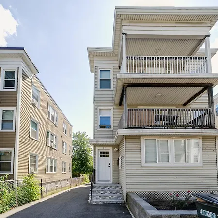 Stylish 4br Boston, Pet-friendly Near Savin Hill, I-93 & Red Line 30-1 *