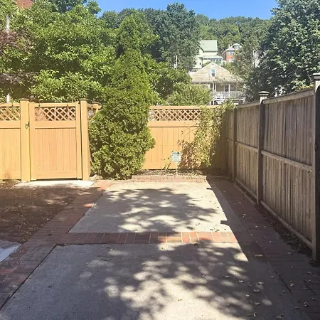 Walk To Constitution Beach: Mid-century Gem *
