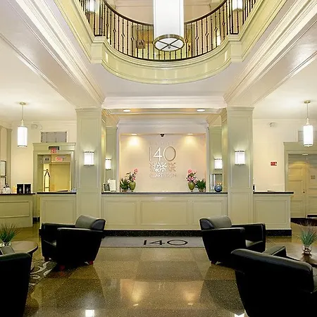 Hotel 140 3*