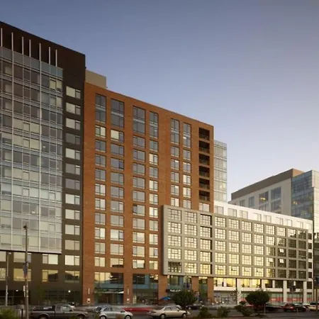 Global Luxury At Kenmore Square * Boston