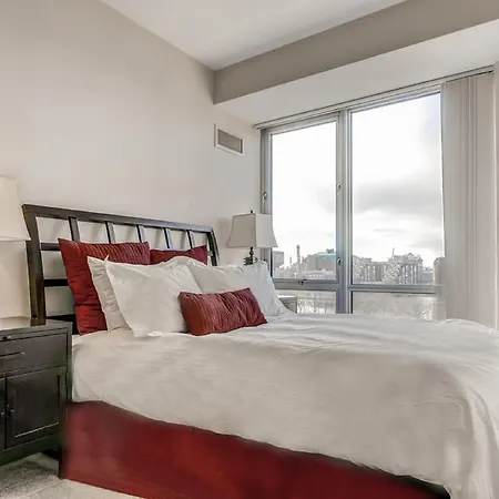 Global Luxury Suites At West End Apartment *