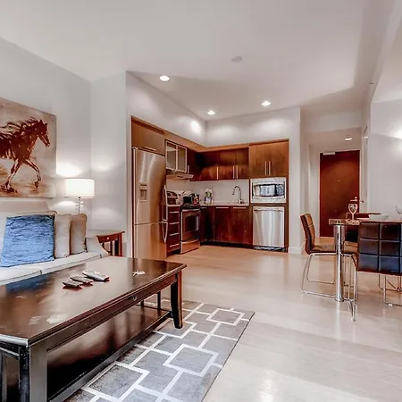 Global Luxury At Kenmore Square