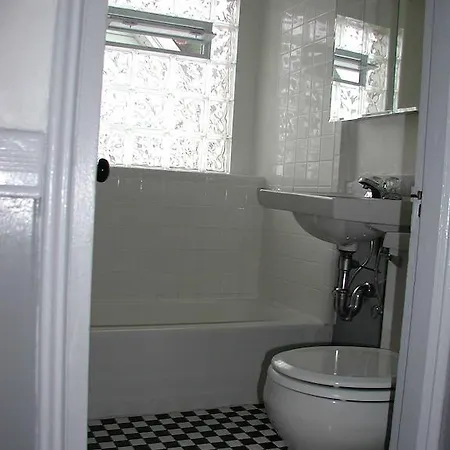 Allston Red House 1 Bed By Royalstreet