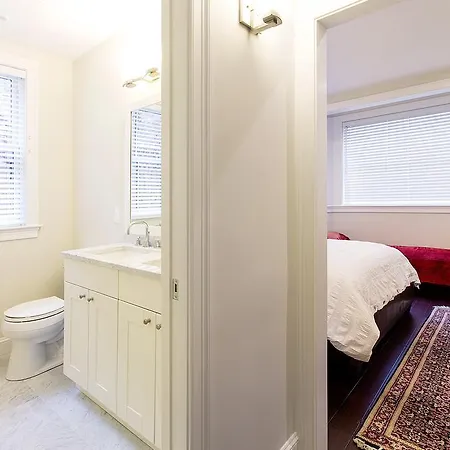 Apartment 652 Massachusetts Avenue By Thatch