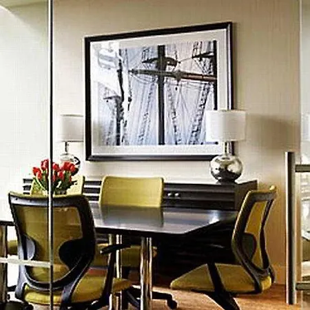 Renaissance Seaport District Hotel 4*
